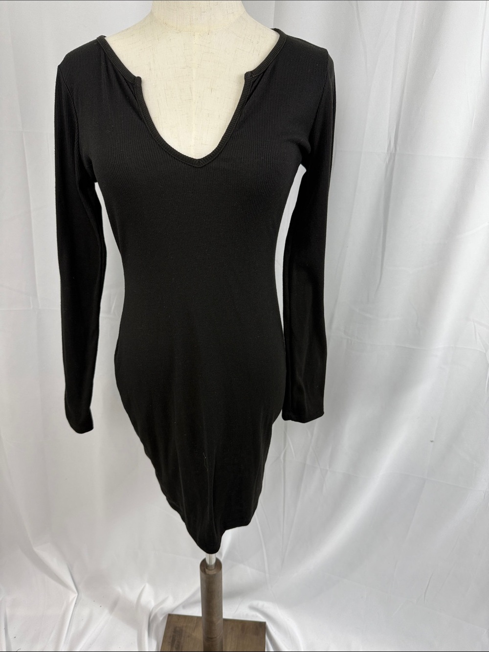 Heart Hips Black Ribbed Long-Sleeve V-Neck Dress
